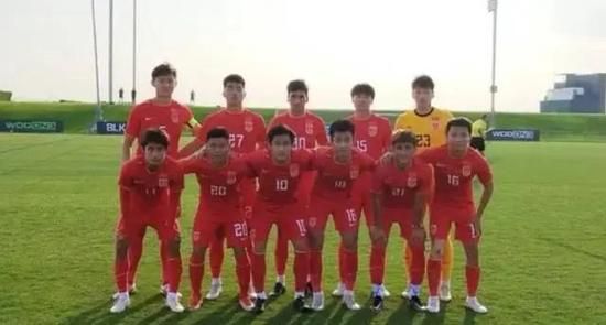 争取顺利拿到金陵大学的录用通知，然后就义无反顾的飞到金陵去，给叶辰一个惊喜。